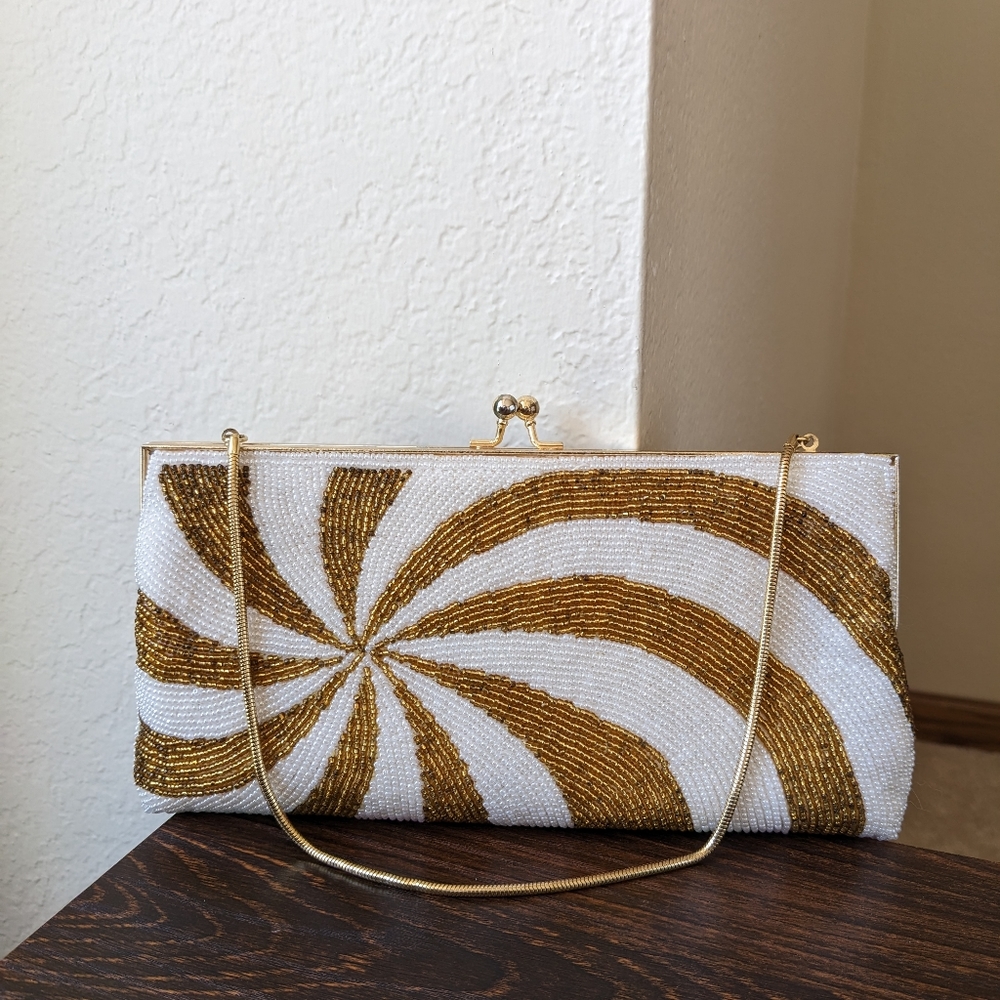 Vintage White and Gold Spiral Psychadelic Design Beaded Evening Purse Clutch